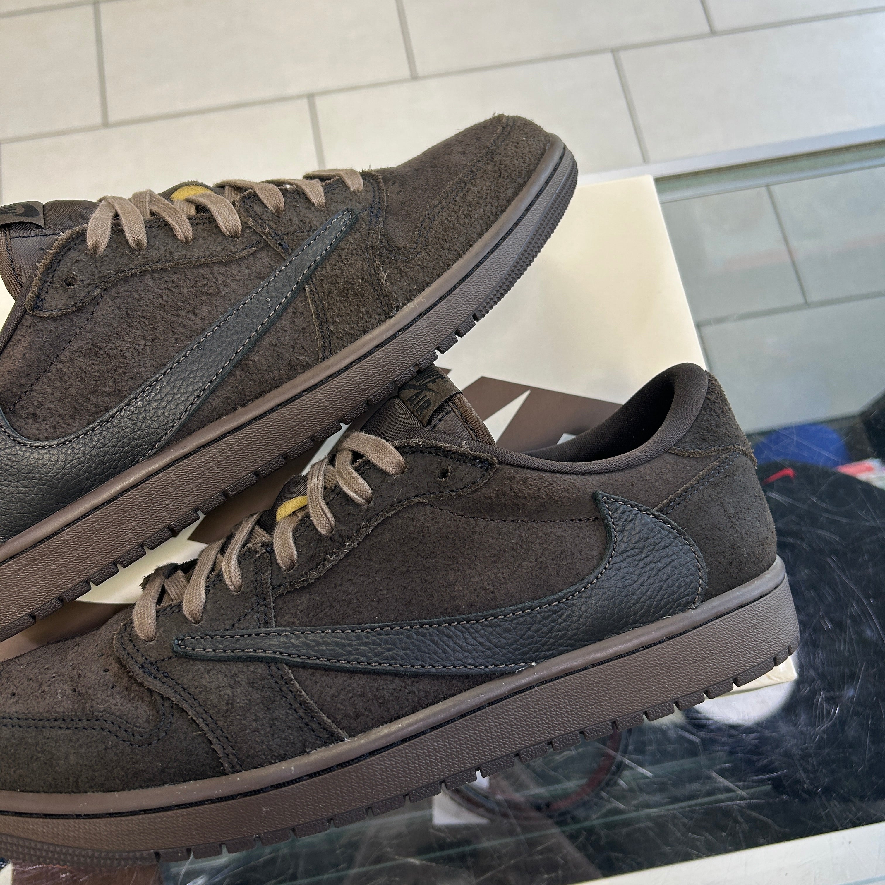 Jordan 1 Low Travis Scott Velvet Brown