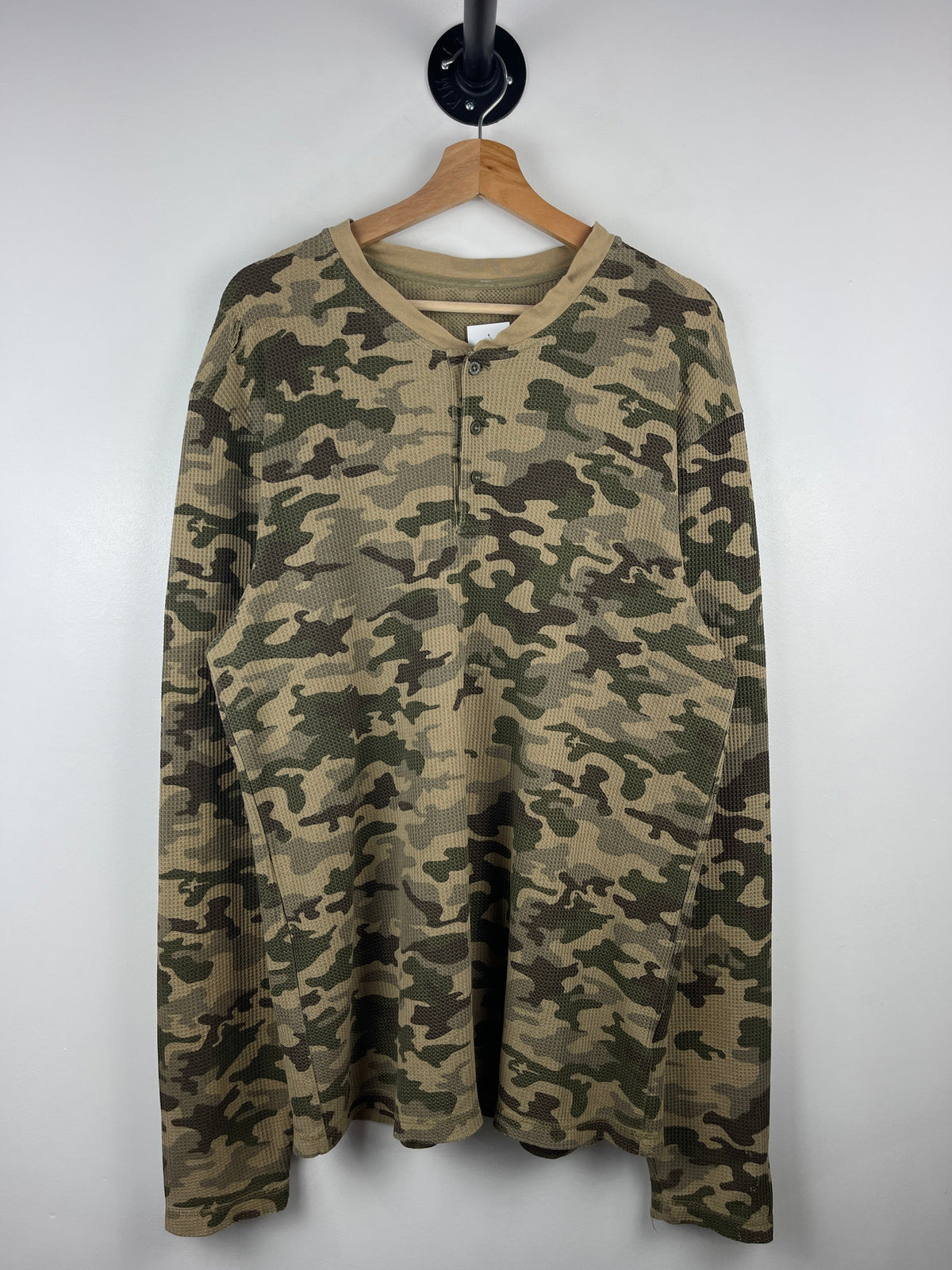 Vintage 90s Woodland Camo Thermal Henley Long Sleeve