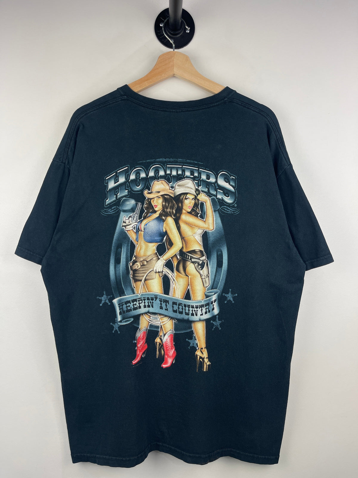 Vintage Hooters Keepin It Country Girls Black Tee