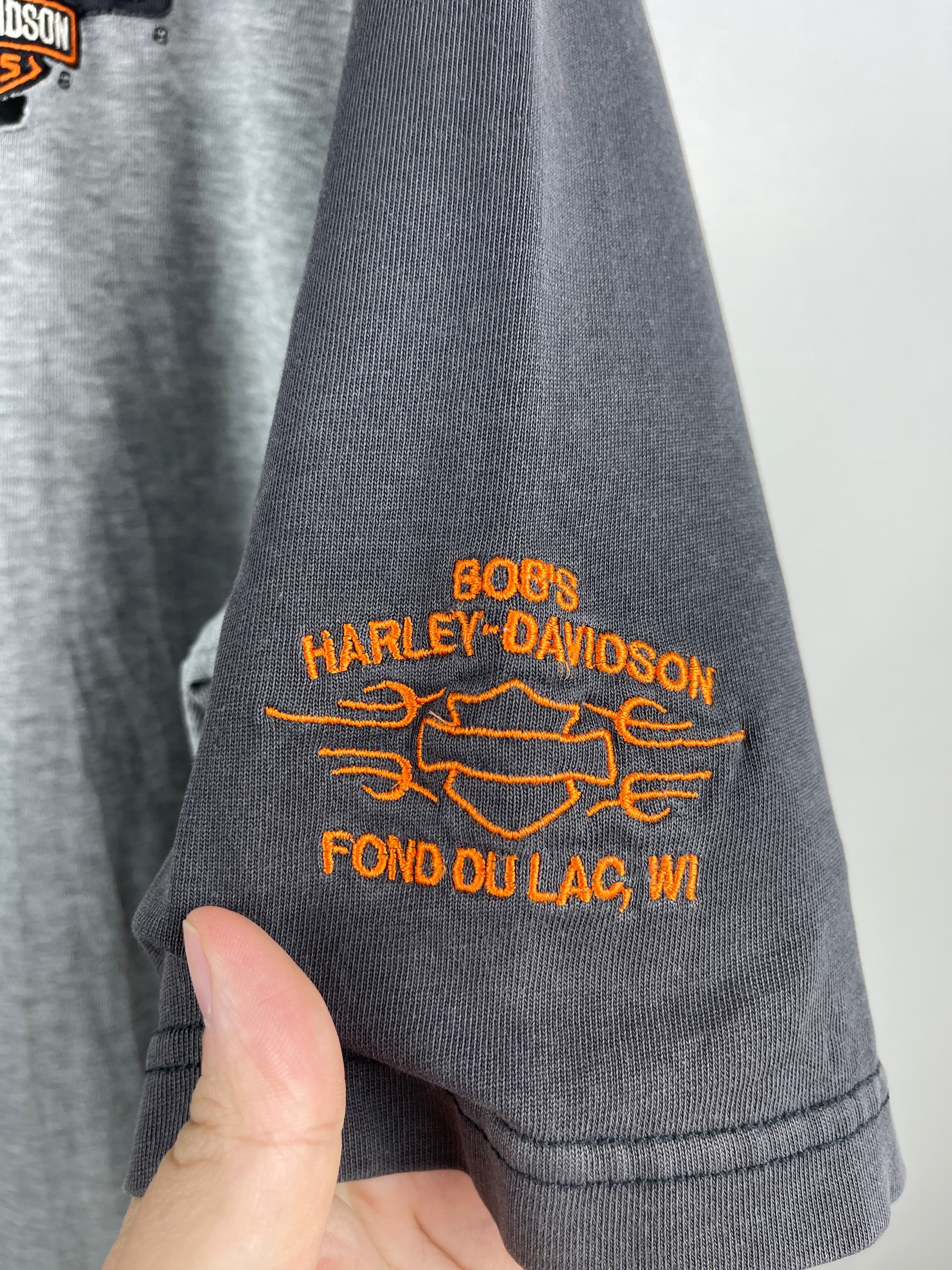 Vintage Harley Davidson Fond Du Lac Wisconsin Embroidered Grey Tee