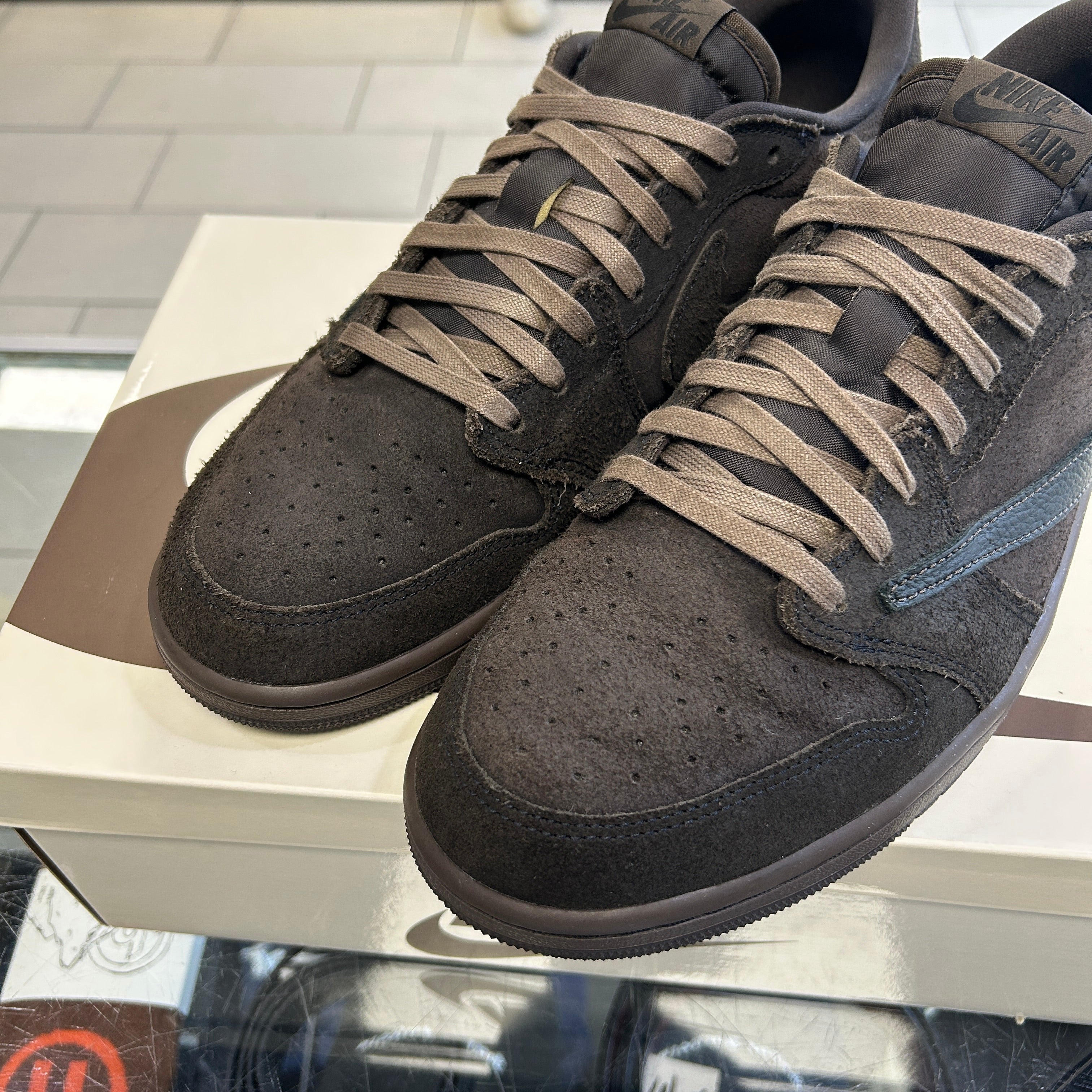 Jordan 1 Low Travis Scott Velvet Brown
