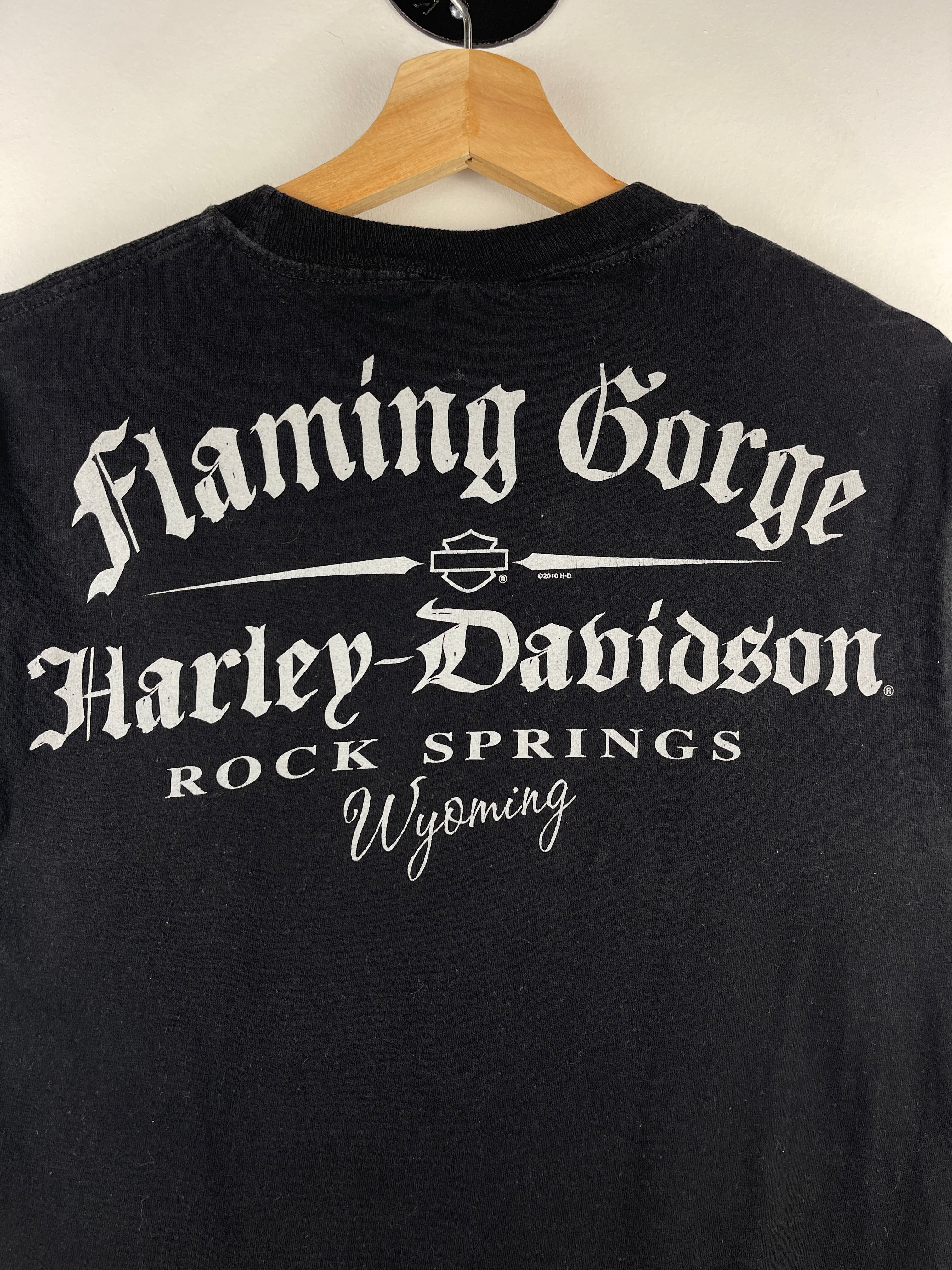 Vintage Harley Davidson Pin Up Girl Wyoming Black Tee