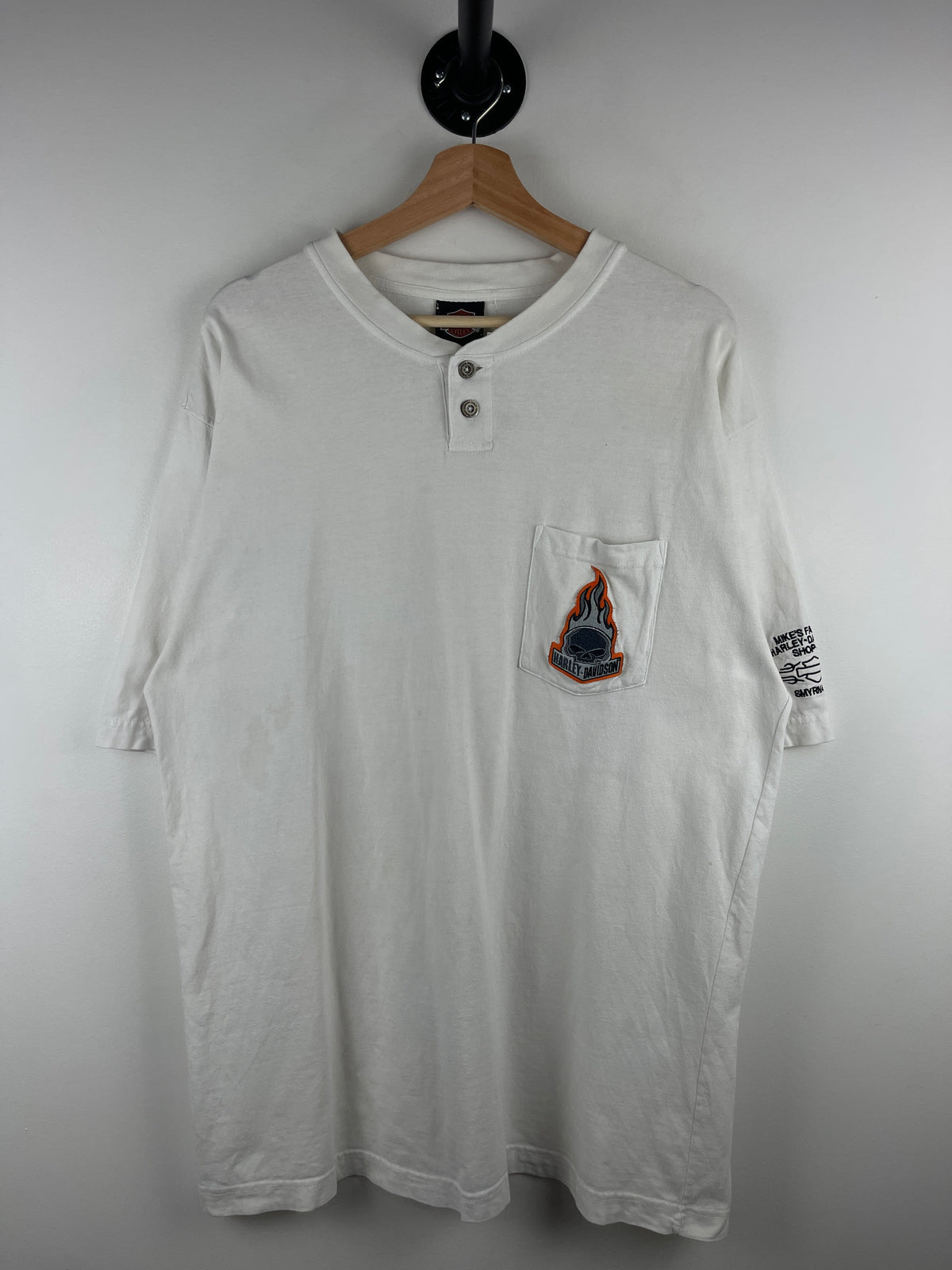 Vintage Harley Davidson Flaming Skull Delaware Embroidered White Henley Tee