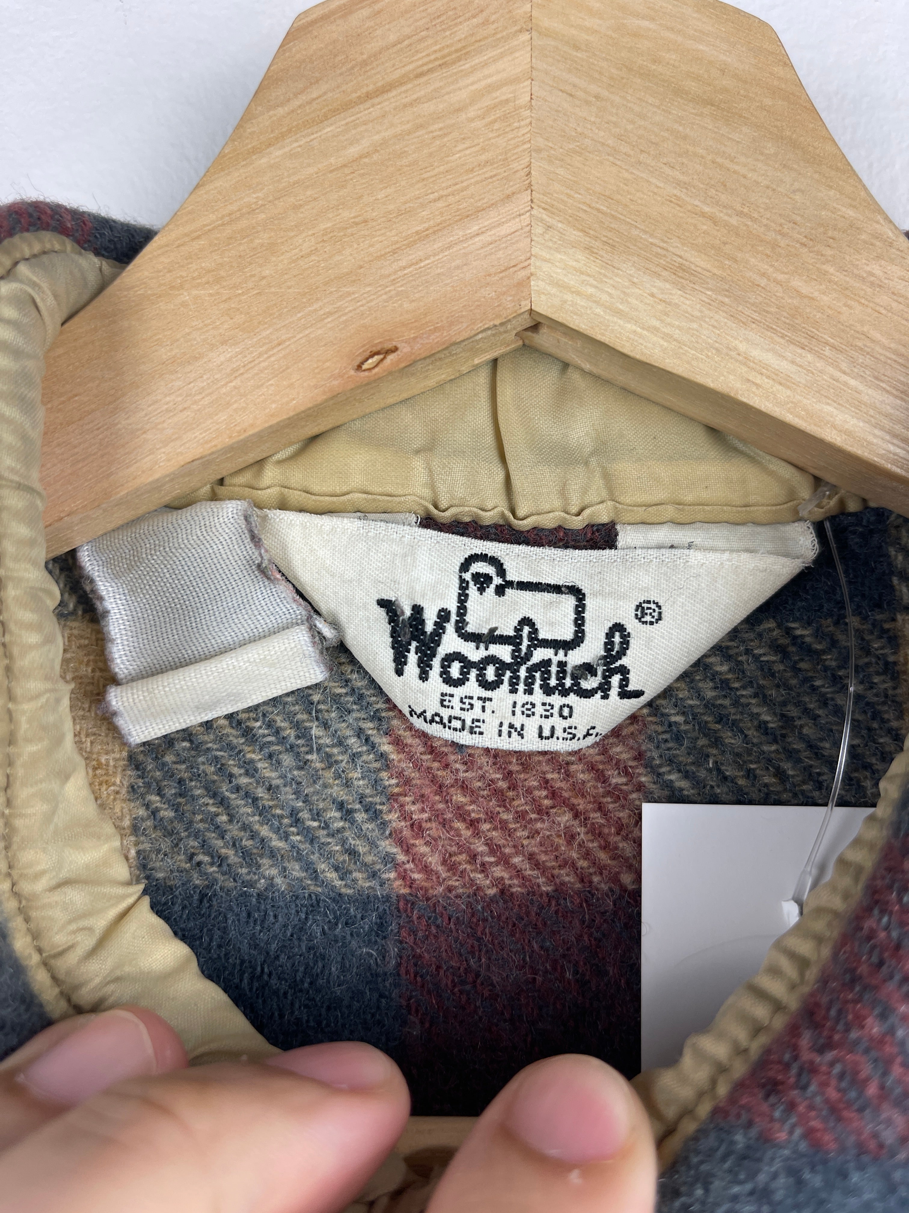 Vintage 90s Woolrich Plaid Navy & Red Wool Button Up Flannel Long Sleeve Shirt