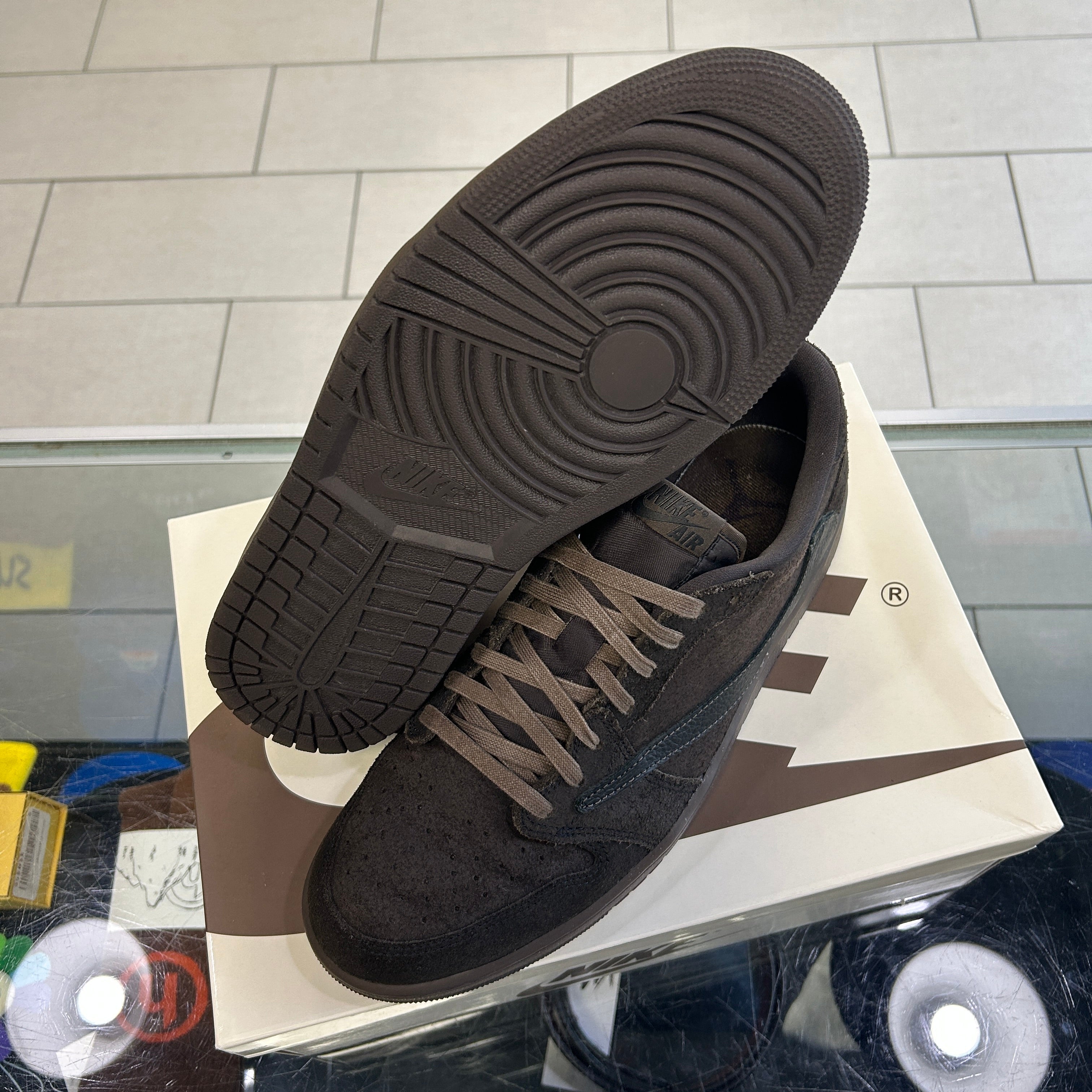 Jordan 1 Low Travis Scott Velvet Brown