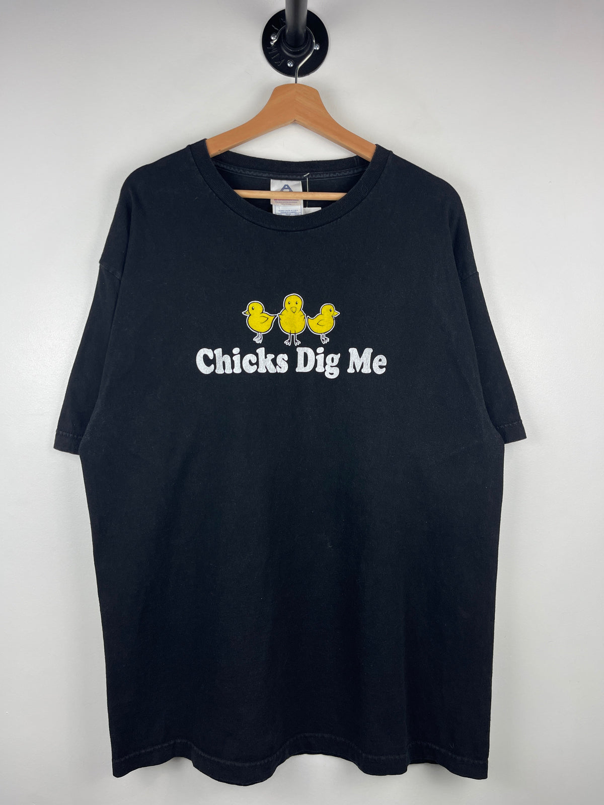 Vintage Chicks Dig Me Comedy Black Tee