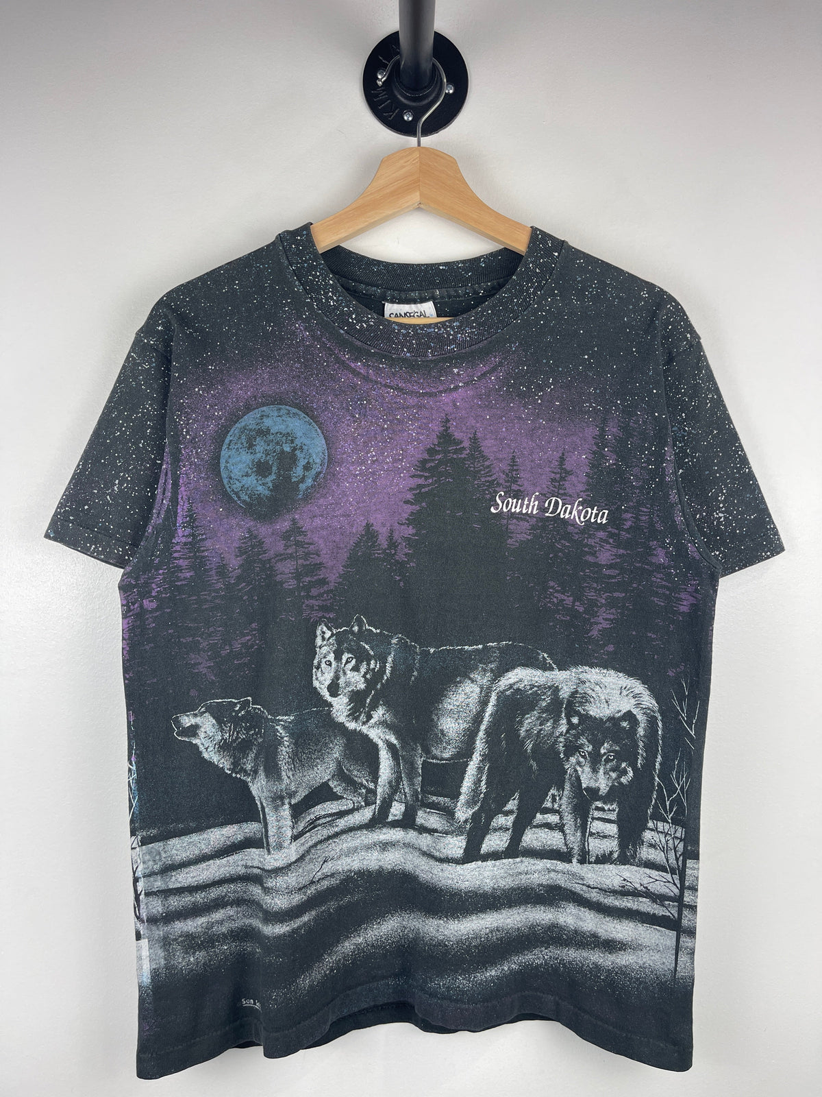 Vintage 90s South Dakota Wolf Nature All Over Print Black Tee